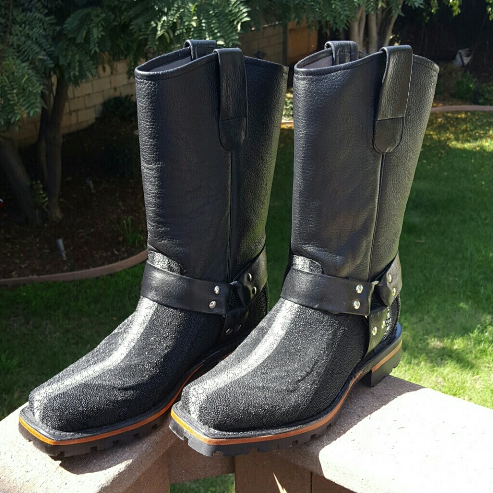 🎉HP 11.25.17🎉  Los Altos Stingray Boots  NWOT